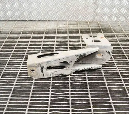 Renault Master II Fender mounting bracket