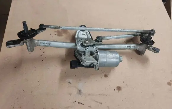 Hyundai Santa Fe Front wiper linkage and motor