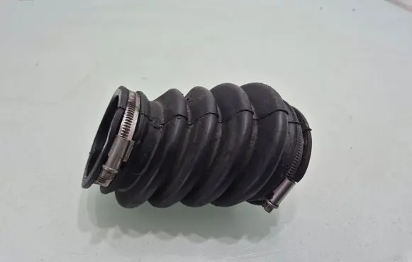 Volvo V40 Air intake hose/pipe 