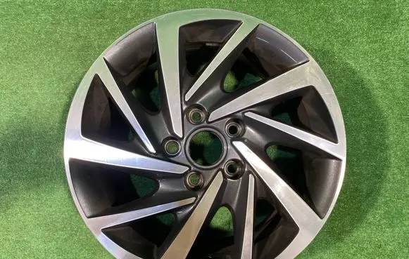 R16 alloy rim