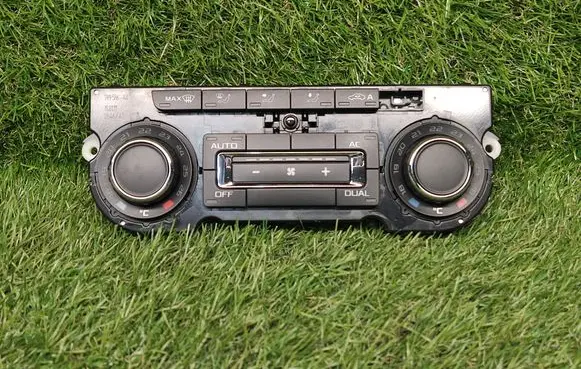 Skoda Octavia Mk2 (1Z) Climate control unit 3T0907044BD 5HB00974964
