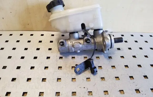 KIA Sorento Master brake cylinder