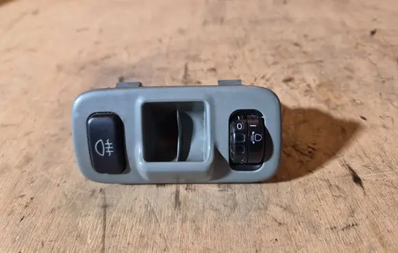 Toyota Yaris Headlight level height control switch 777197