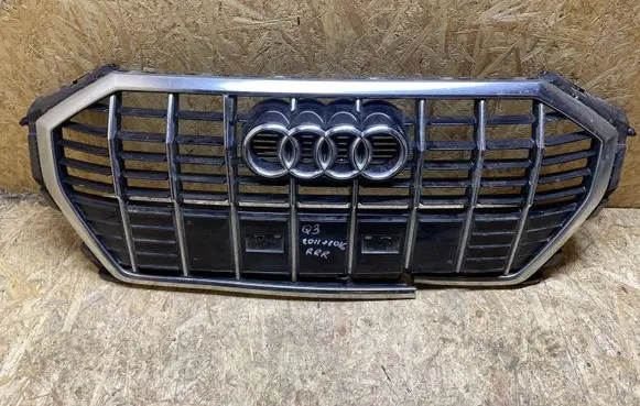 Audi Q3 8U Front bumper upper radiator grill