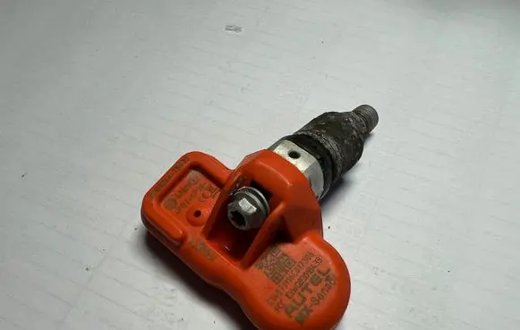 Ford C-MAX II Tire pressure sensor 10826ATB433 WQ8301B433
