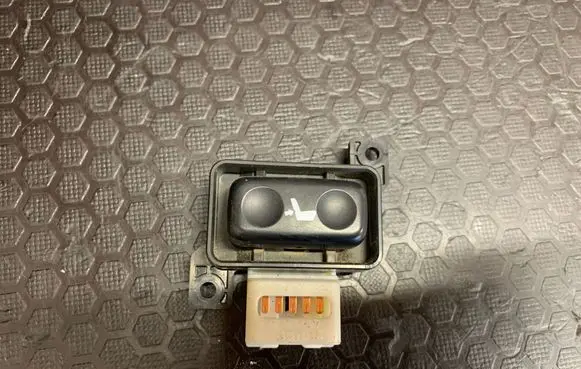 Lexus IS 220D-250-350 Seat control switch 182907