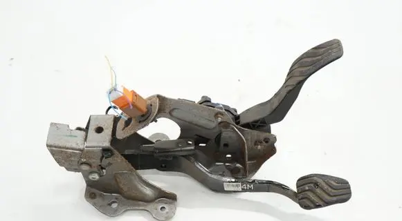 Nissan Qashqai Pedal assembly 465014EA2BACR 465014EA2B