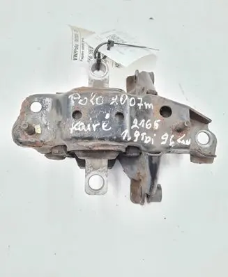 Volkswagen Polo IV 9N3 Engine mount bracket 6Q0199555