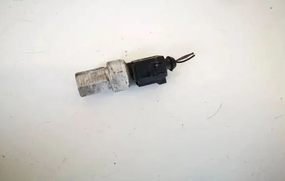 Volkswagen Tiguan Air conditioning (A/C) pressure sensor 