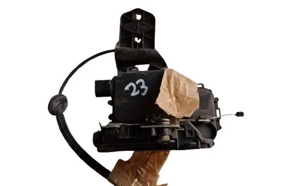 Volkswagen Golf IV Sliding door lock 1J4390085E