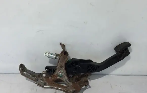 Toyota Yaris Brake pedal 3132152010
