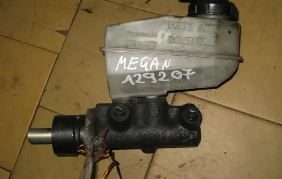 Renault Megane I Master brake cylinder