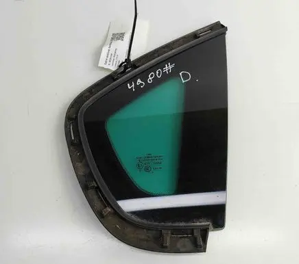 Maserati Quattroporte Rear side window 673003584