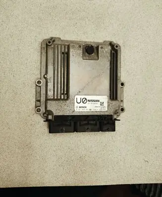 Nissan Qashqai+2 Engine control unit/module 23710BB59C 0281030885 1039S70035