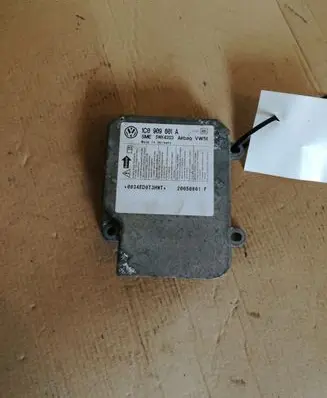 Skoda Fabia Mk1 (6Y) Airbag control unit/module 1C0909601A