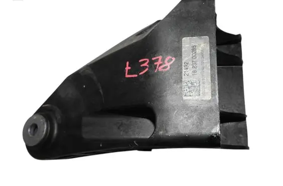 Engine mounting bracket
