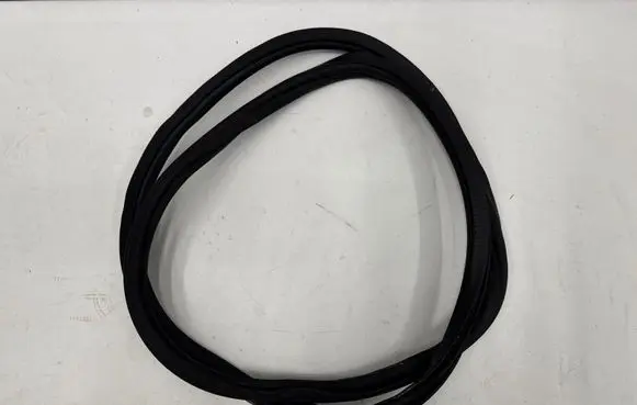 BMW 8 G14 Rubber seal front door (on door) 7435437