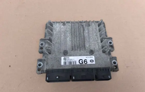 Nissan Juke I F15 Engine control unit/module S180153133 SID307 S180153133A