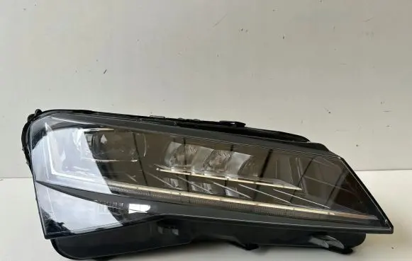 Skoda Superb B8 (3V) Headlight/headlamp 3V1941016