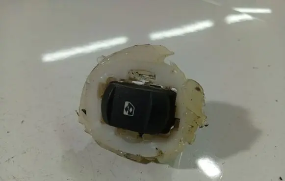 Renault Megane II Electric window control switch