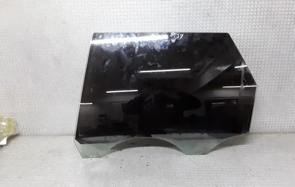 Volvo V50 Rear door window glass