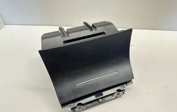 Skoda Octavia Mk2 (1Z) Ashtray (front) 1Z1857962B 1Z1863077A