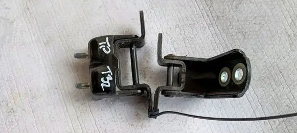 Rear door hinge set