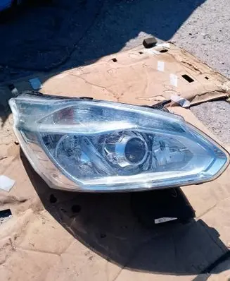 Ford Transit Custom Headlight/headlamp 15102016