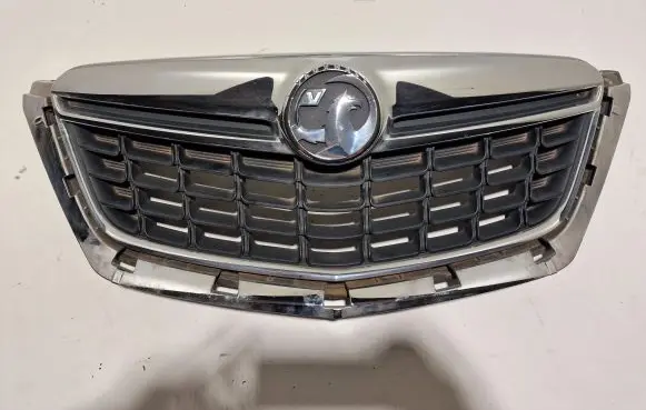 Front bumper upper radiator grill