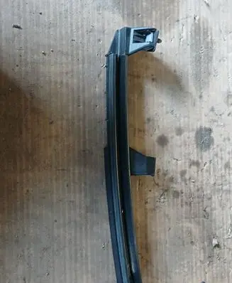 Renault Clio V Rear door windshield rail 821447967R