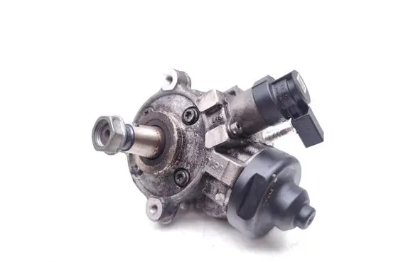 Volkswagen Golf Cross Fuel injection high pressure pump 04L130755D 0445010537