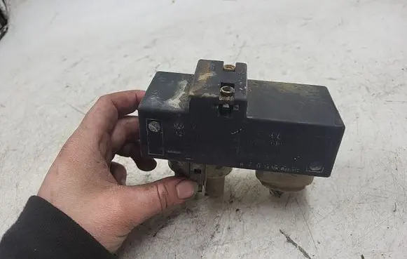 Volkswagen Bora Coolant fan relay 1J0919506