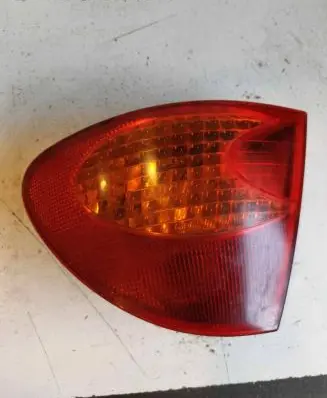 Toyota Avensis T220 Rear/tail lights