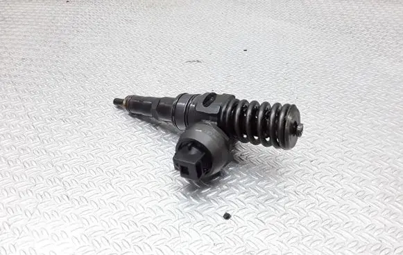 Fuel injector