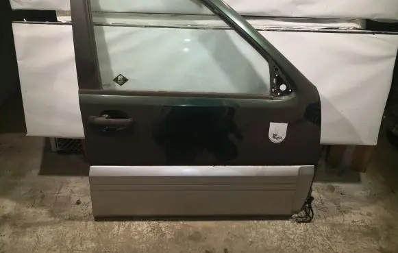 Nissan Terrano Front door