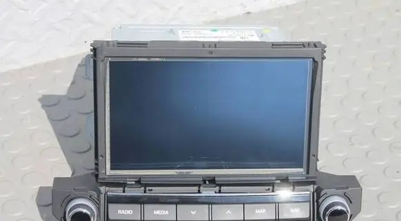 Radio/CD/DVD/GPS head unit