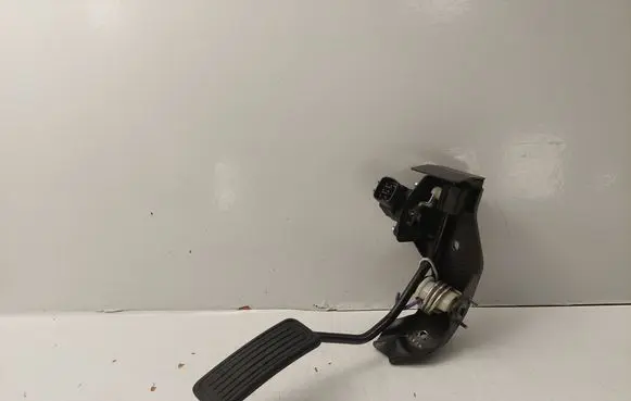 Toyota Avensis T250 Accelerator throttle pedal 7801013011