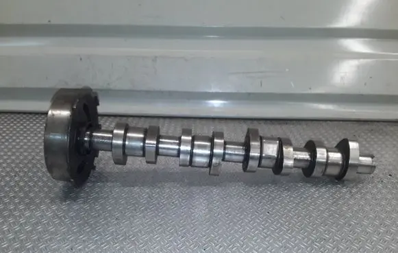 Skoda Fabia Mk2 (5J) Camshaft 