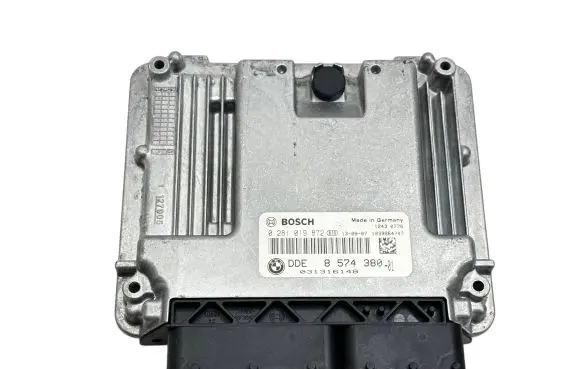 BMW 5 F10 F11 Engine control unit/module 8574380 031316148 0281019872