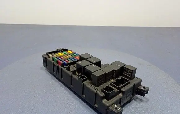 Volvo V70 Fuse box set 8678449