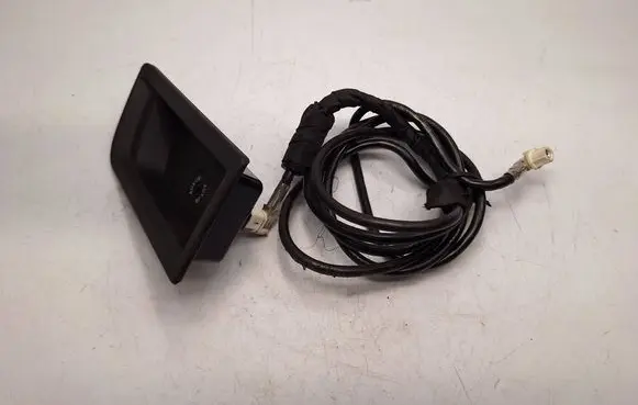 BMW 3 F30 F35 F31 USB socket connector 84109229246 84109229244