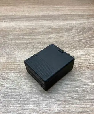Mercedes-Benz 190 W201 Fuel pump relay 0065458732 05999610