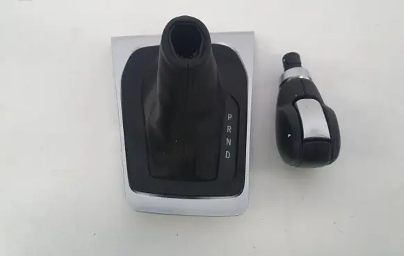 Renault Captur II Gear lever shifter trim leather/knob PU5132