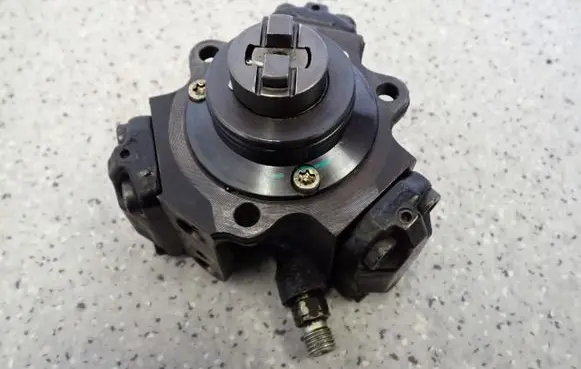 Hyundai Tucson JM Fuel injection high pressure pump 