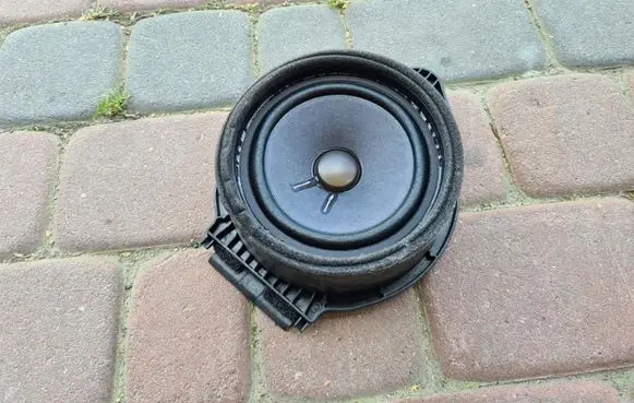 Opel Insignia B High frequency speaker in the rear doors 84190096