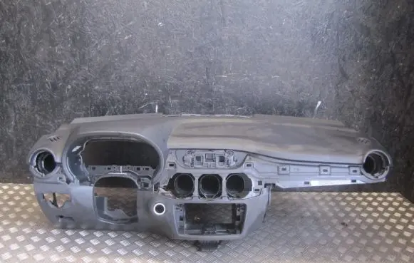 Mercedes-Benz B W246 W242 Dashboard A2466802002 PA076
