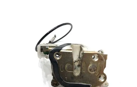 Toyota Yaris Front door lock