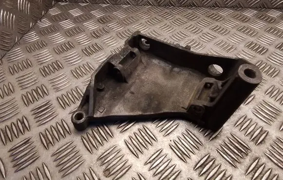 Volkswagen Transporter - Caravelle T5 Generator/alternator bracket 070903143C
