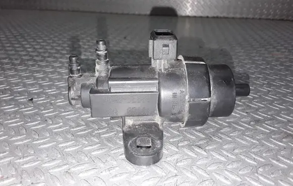 Ford Focus Turbo solenoid valve 98AB9E882