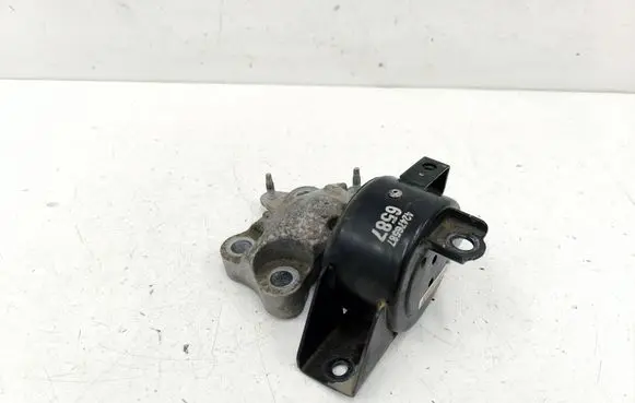 Buick Encore I Engine mount bracket 42476587 573AYL41 573AYM000